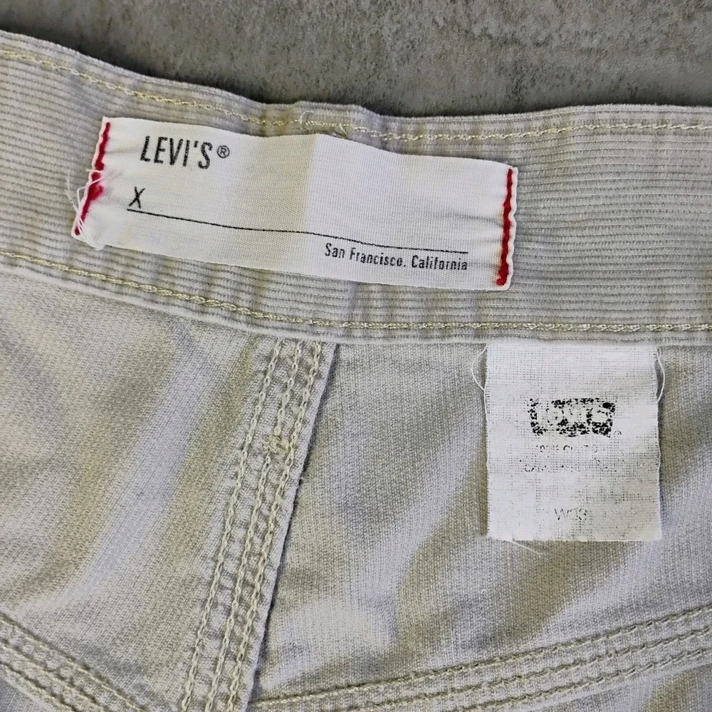 Vintage Levi's Beige Carpenter Corduroy Shorts Red Tab Baggy Mens 33 10 Inseam